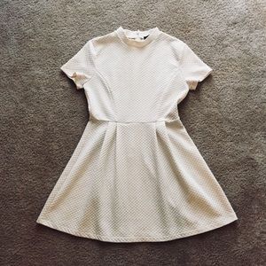 Forever 21 White Quilted Zip Up Dress Size Small